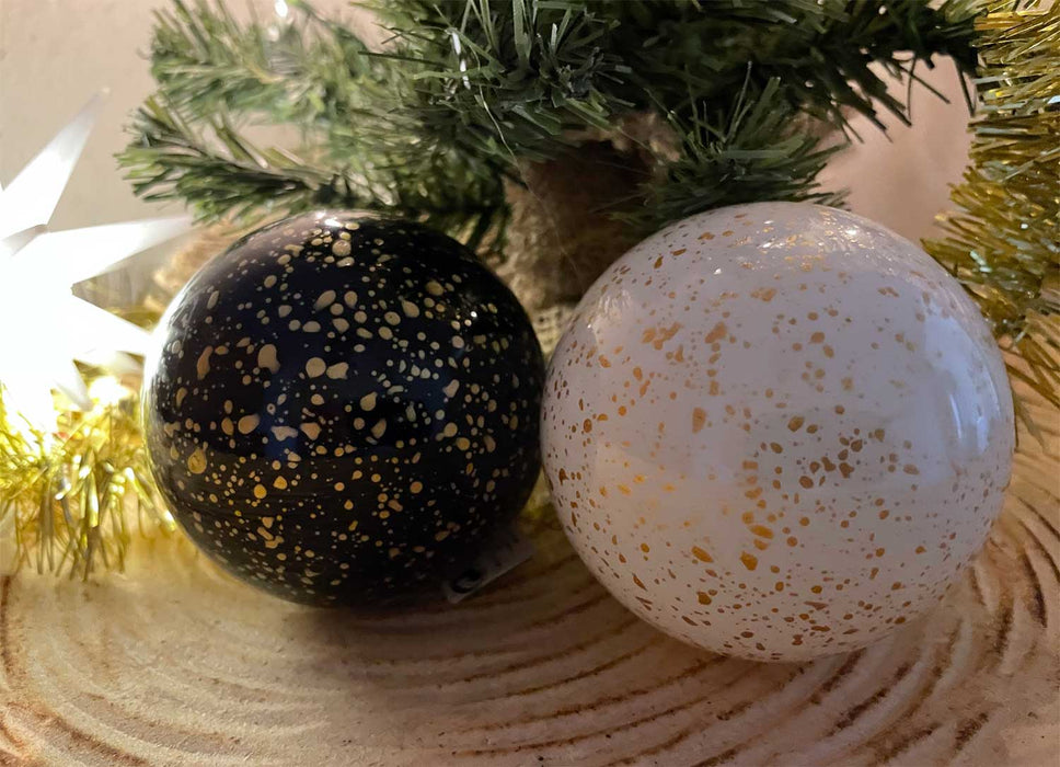 4 Glas Weihnachtskugeln 8cm Gold Edition Schwarz Weiß Christbaum Dekokugel