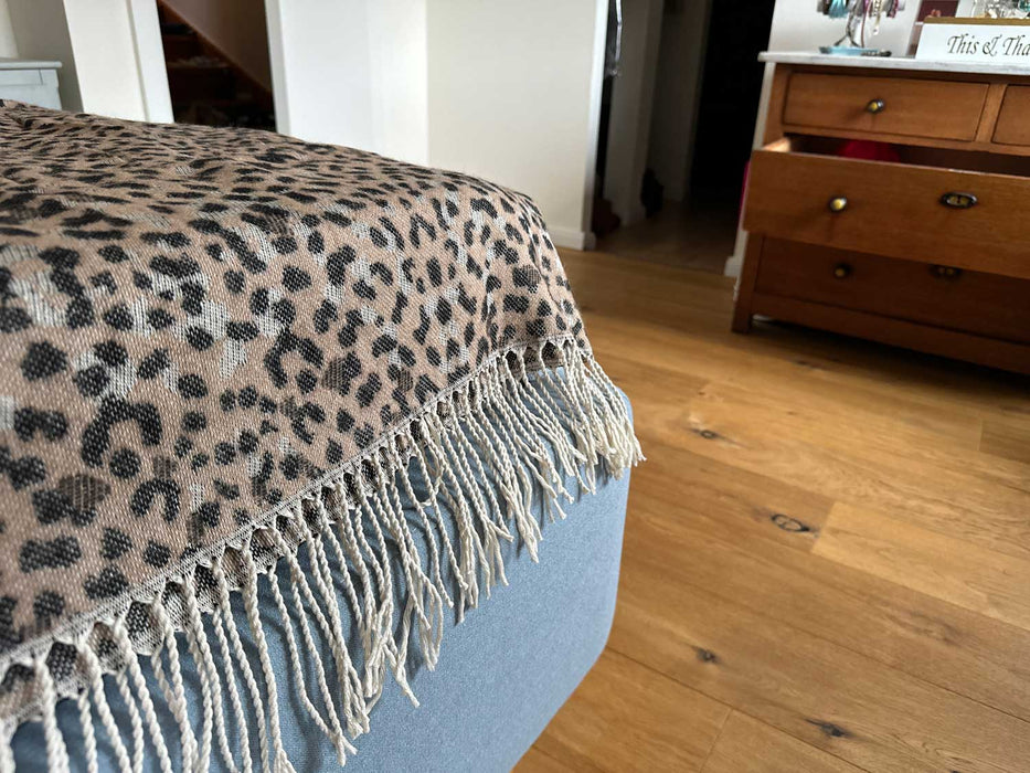 Kuscheldecke Leo 160x130cm Leoparden Muster Tagesdecke Couchdecke