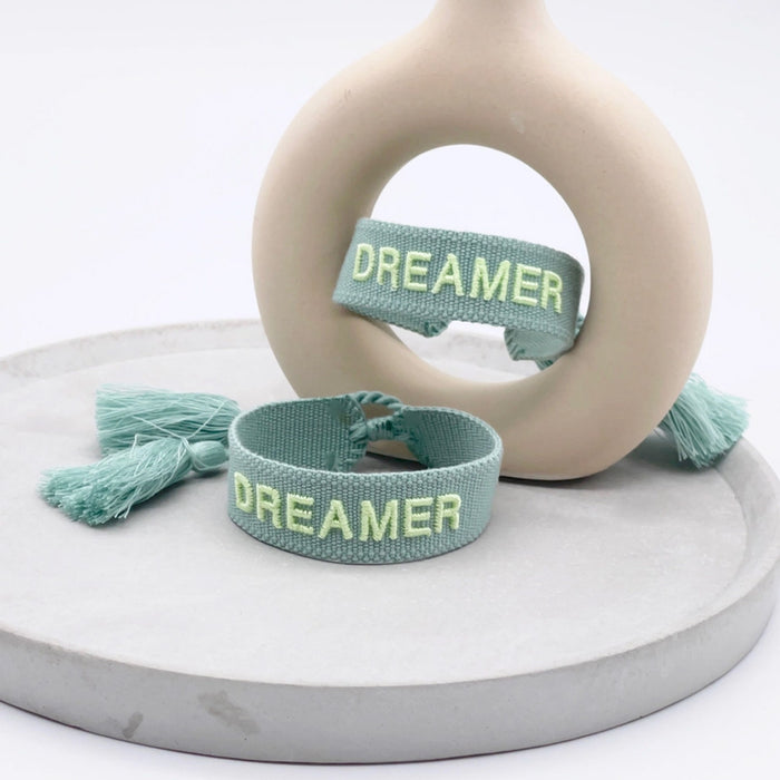 Canvas Statement Armband Dreamer Grün Salbei besticktes Webarmband