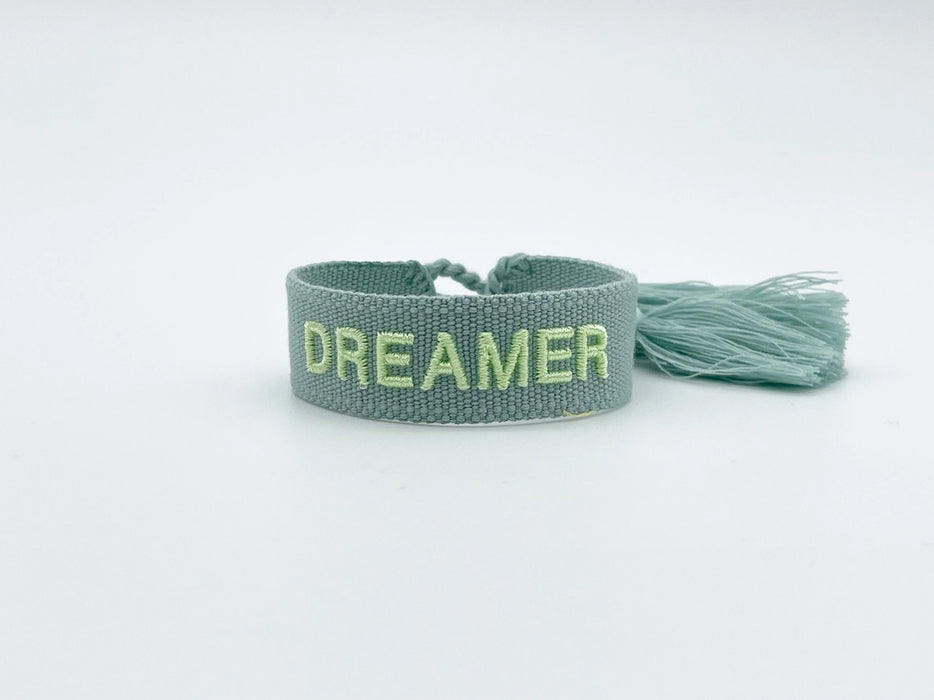 Canvas Statement Armband Dreamer Grün Salbei besticktes Webarmband