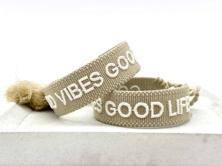 Canvas Statement Armband Good Vibes Good Life Beige Weiß besticktes Webarmband