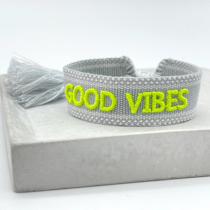 Canvas Statement Armband Good Vibes Grau Neon Grün besticktes Webarmband