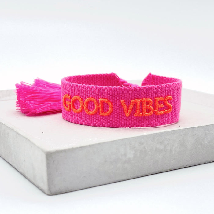 Canvas Statement Armband Good Vibes Neon Pink Orange besticktes Webarmband