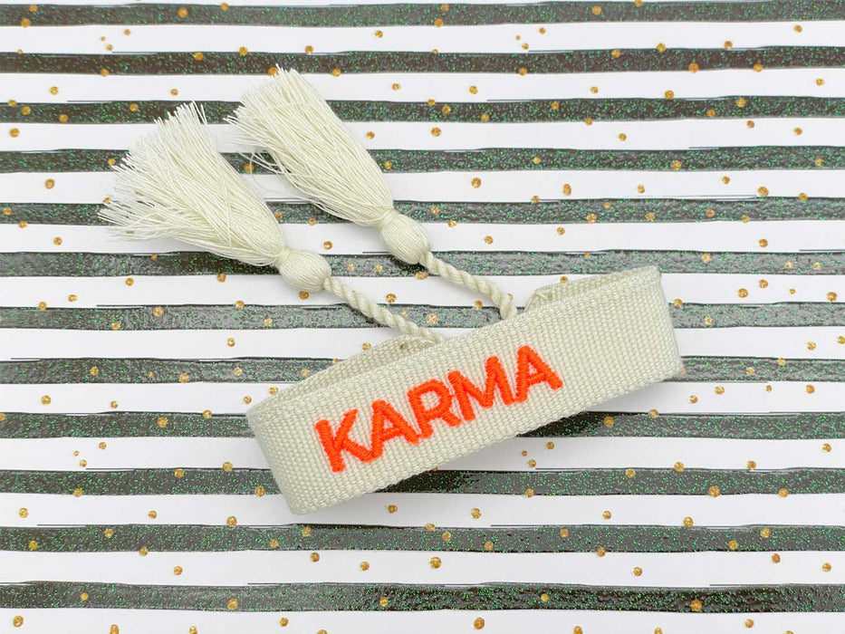 Canvas Statement Armband Karma Beige Neon besticktes Webarmband