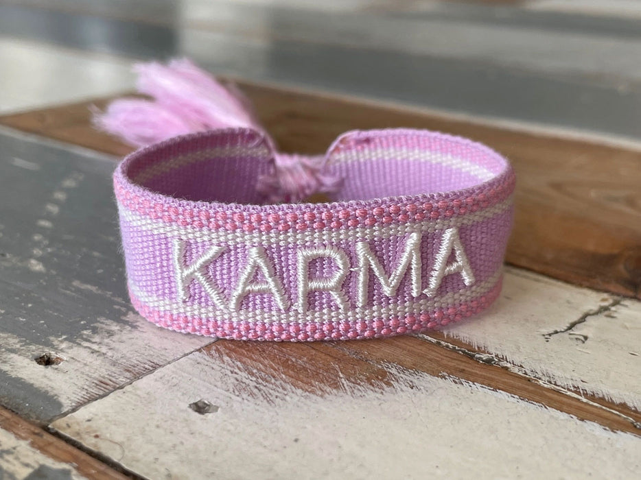 Canvas Statement Armband Karma Lila Flieder besticktes Webarmband