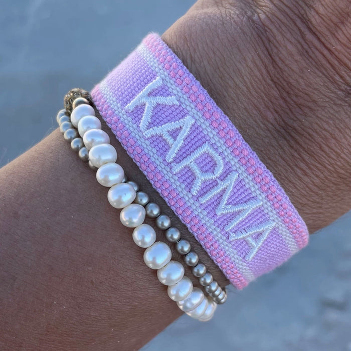 Canvas Statement Armband Karma Lila Flieder besticktes Webarmband