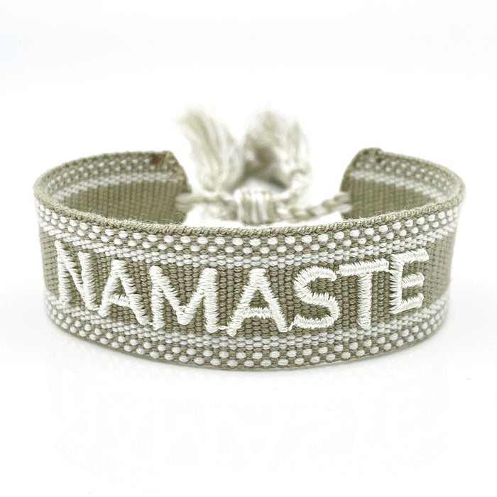 Canvas Statement Armband Namaste Grün Grau besticktes Webarmband