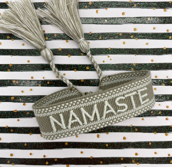 Canvas Statement Armband Namaste Grün Grau besticktes Webarmband