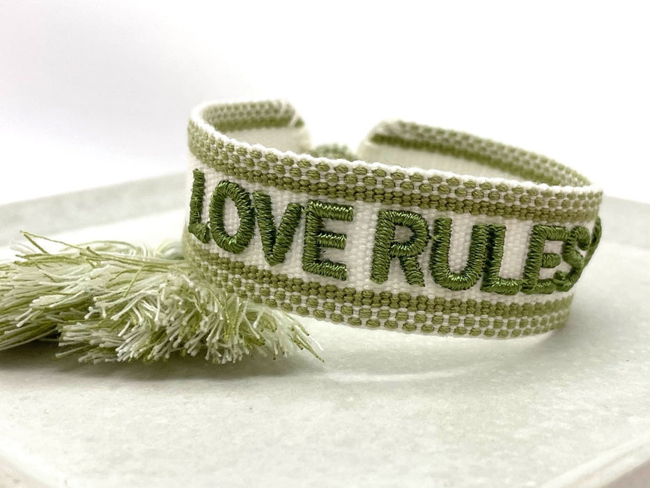 Canvas Statement Armband Love Rules Weiß Grün besticktes Webarmband