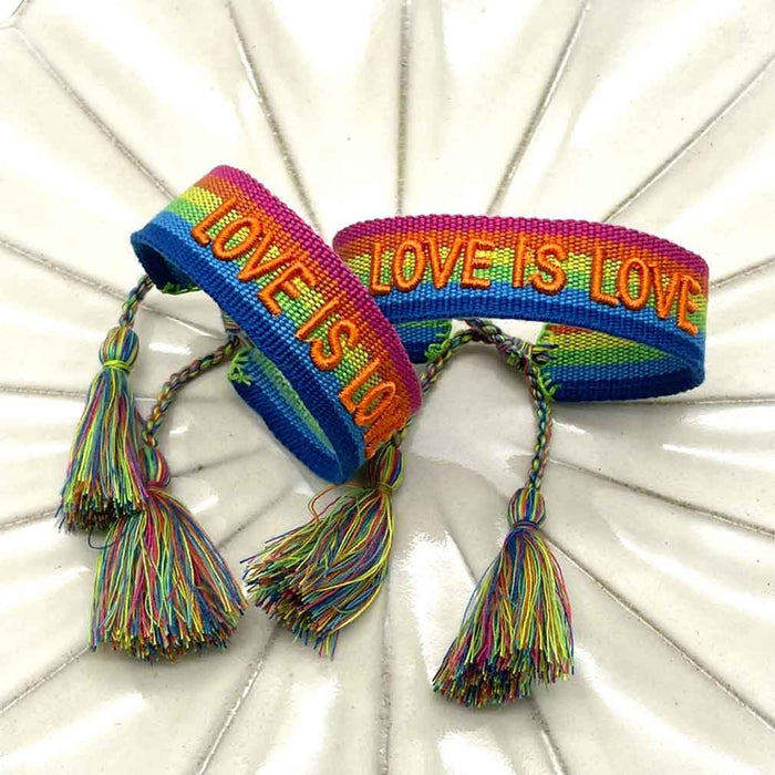 Canvas Statement Armband Love is Love Regenbogen besticktes Webarmband